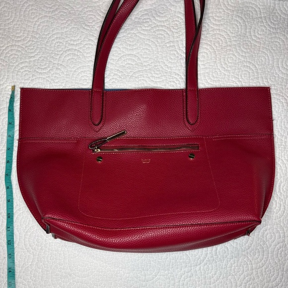 Chic Red Leather Tote Bag - Picture 9 of 10